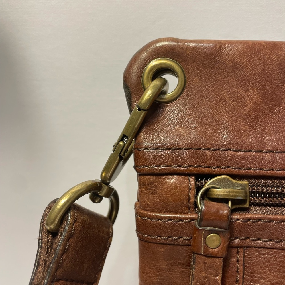 Fossil Vintage Sasha Distressed Cognac Leather Crossbody Bag - Picture 8 of 14